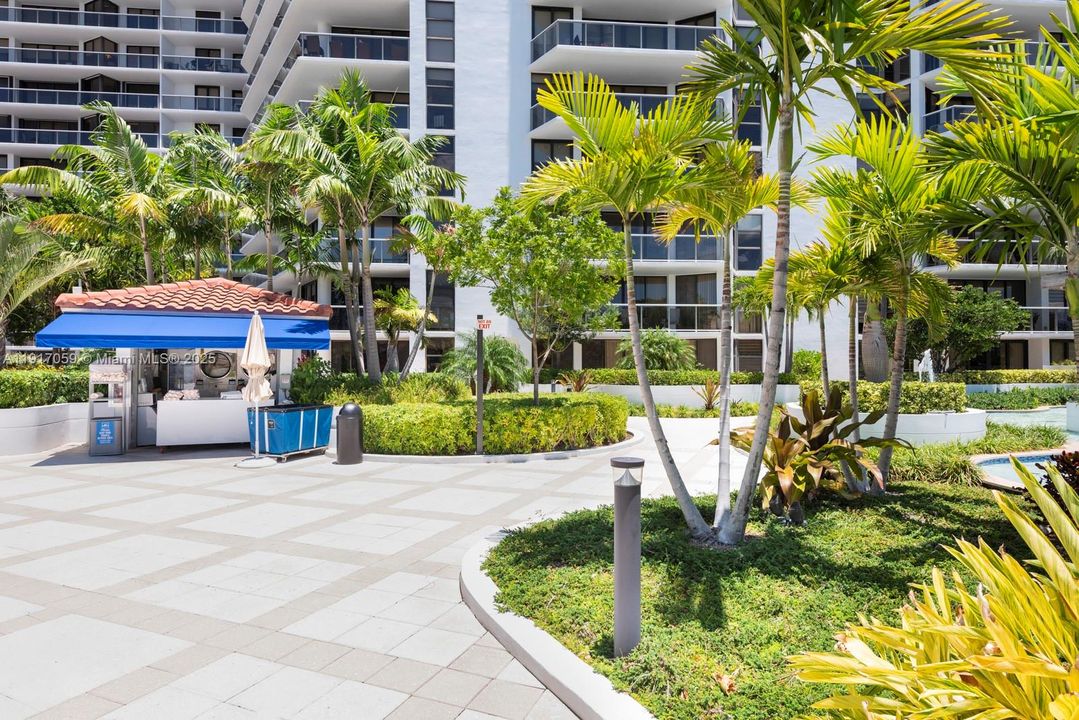 На продажу: $549,000 (2 спален, 2 ванн, 1560 Квадратных фут)