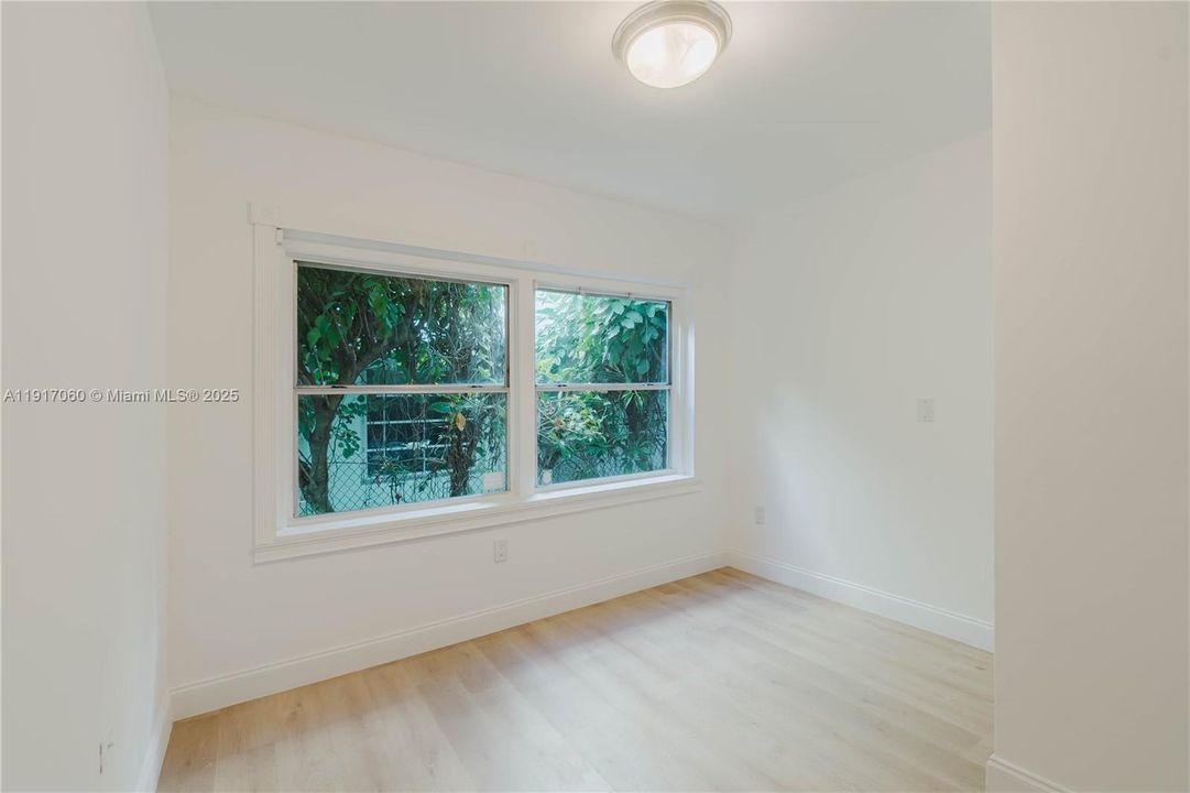 На продажу: $220,000 (1 спален, 1 ванн, 428 Квадратных фут)