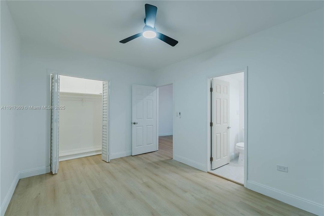 На продажу: $220,000 (1 спален, 1 ванн, 428 Квадратных фут)