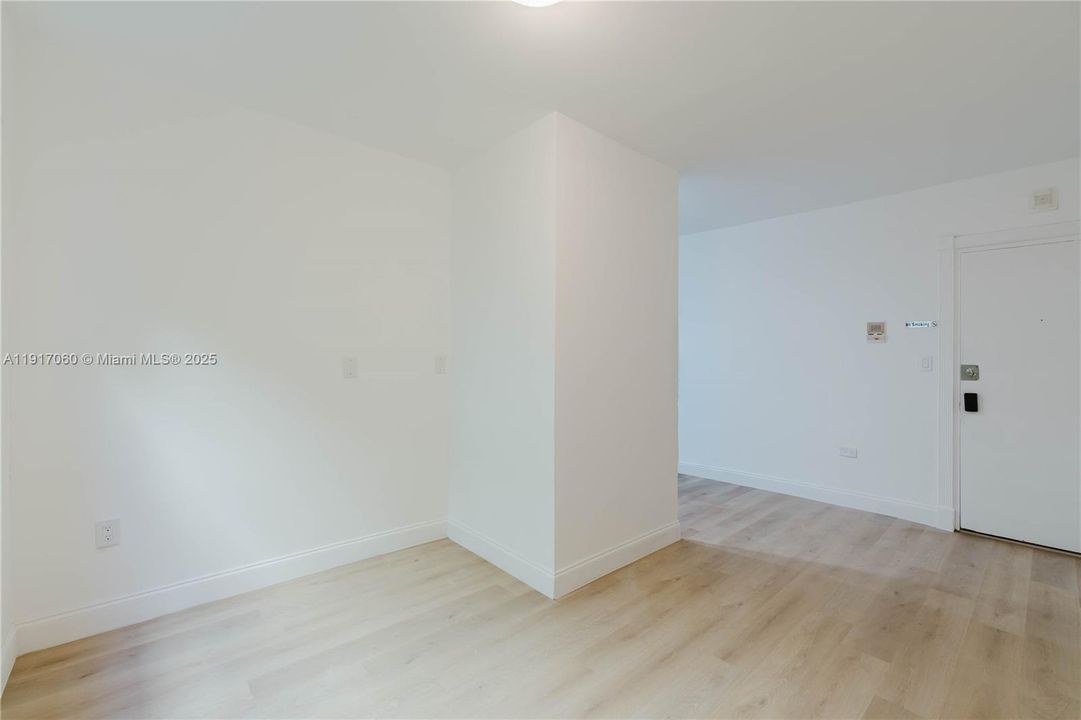 На продажу: $220,000 (1 спален, 1 ванн, 428 Квадратных фут)