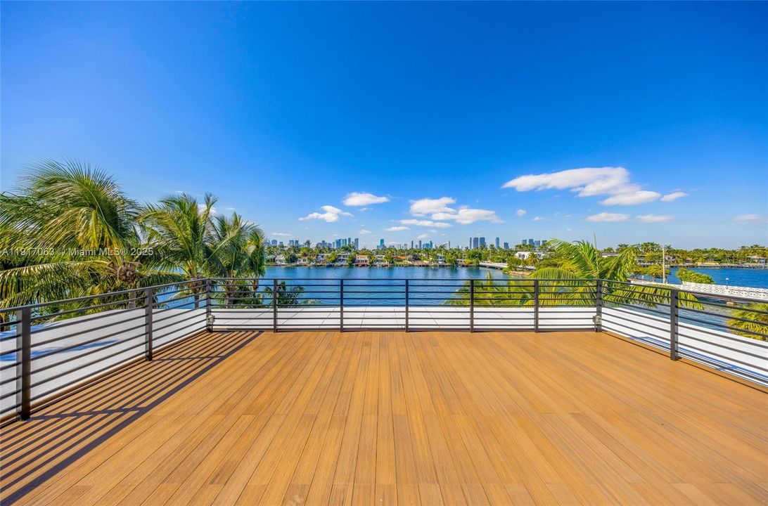 For Rent: $160,000 (6 beds, 6 baths, 5700 Square Feet)