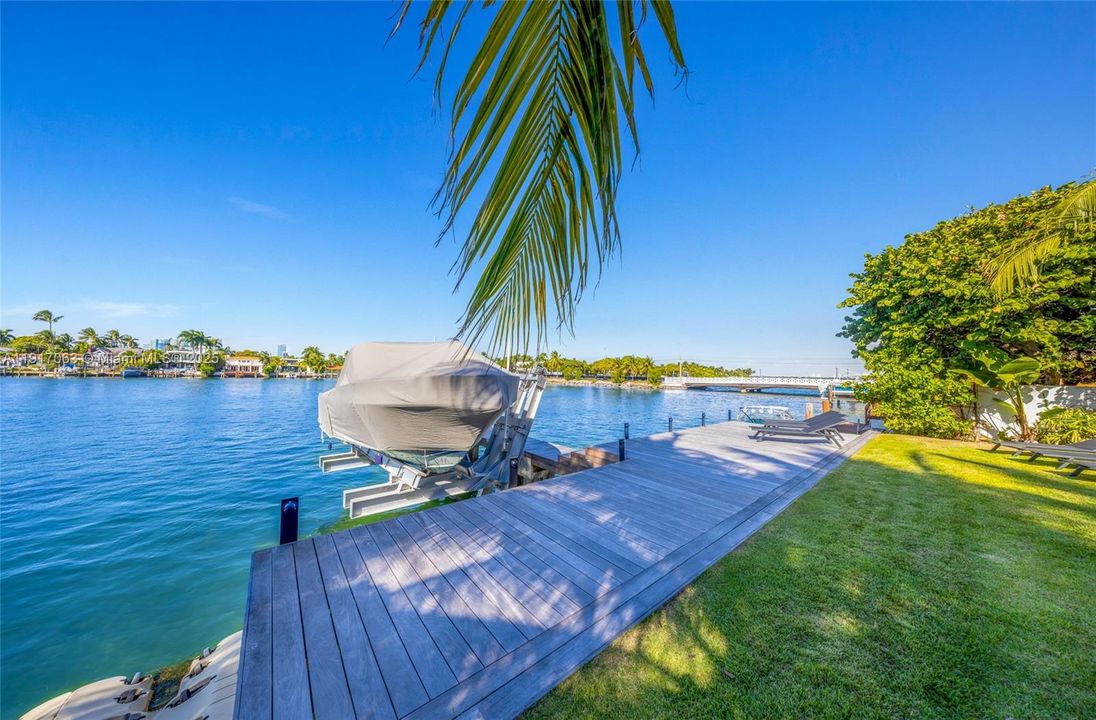 For Rent: $160,000 (6 beds, 6 baths, 5700 Square Feet)