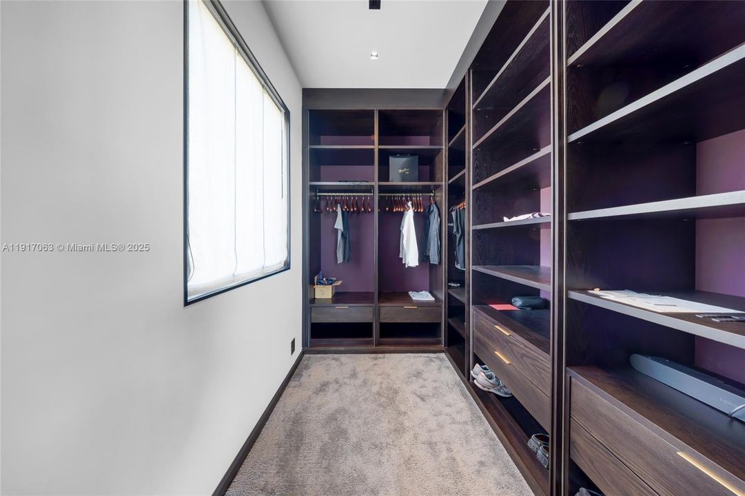 For Rent: $160,000 (6 beds, 6 baths, 5700 Square Feet)