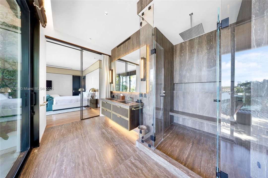 For Rent: $160,000 (6 beds, 6 baths, 5700 Square Feet)