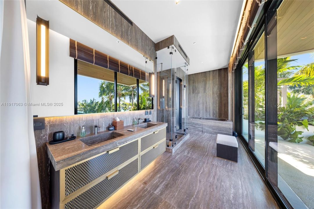 For Rent: $160,000 (6 beds, 6 baths, 5700 Square Feet)