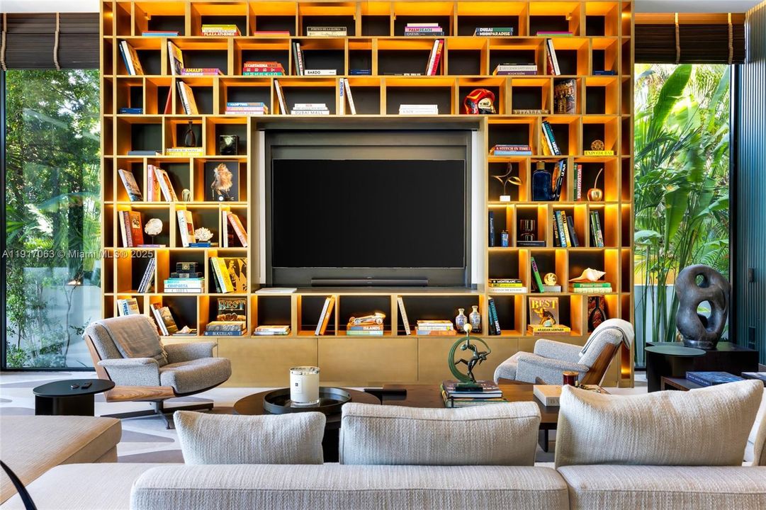 For Rent: $160,000 (6 beds, 6 baths, 5700 Square Feet)