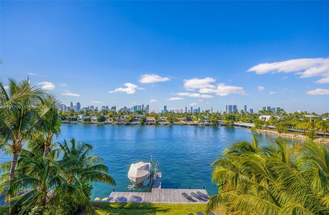 For Rent: $160,000 (6 beds, 6 baths, 5700 Square Feet)