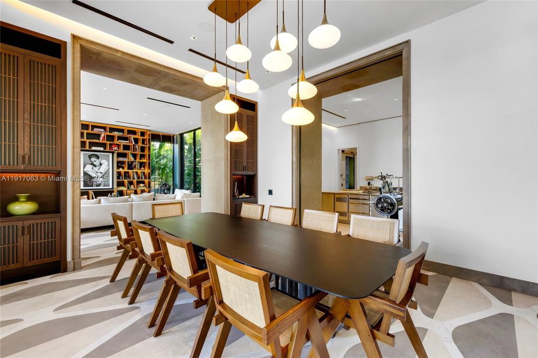 For Rent: $160,000 (6 beds, 6 baths, 5700 Square Feet)