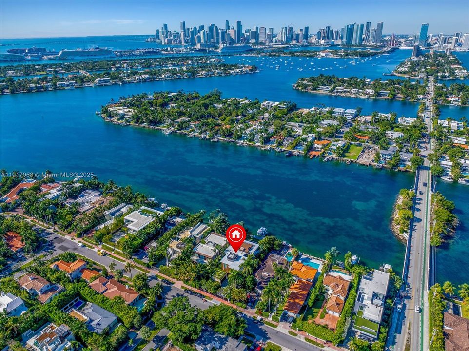 For Rent: $160,000 (6 beds, 6 baths, 5700 Square Feet)