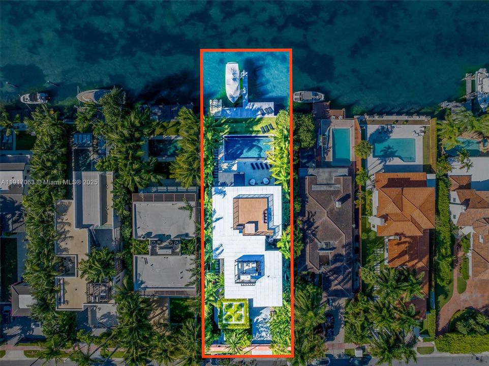 For Rent: $160,000 (6 beds, 6 baths, 5700 Square Feet)