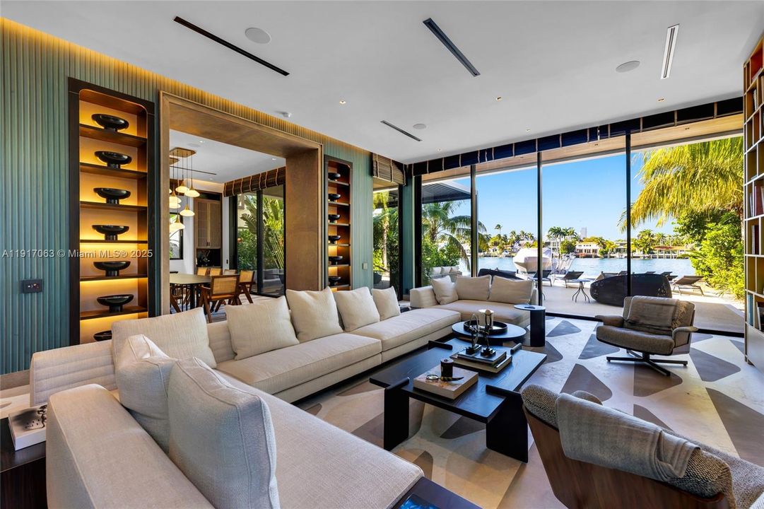 For Rent: $160,000 (6 beds, 6 baths, 5700 Square Feet)