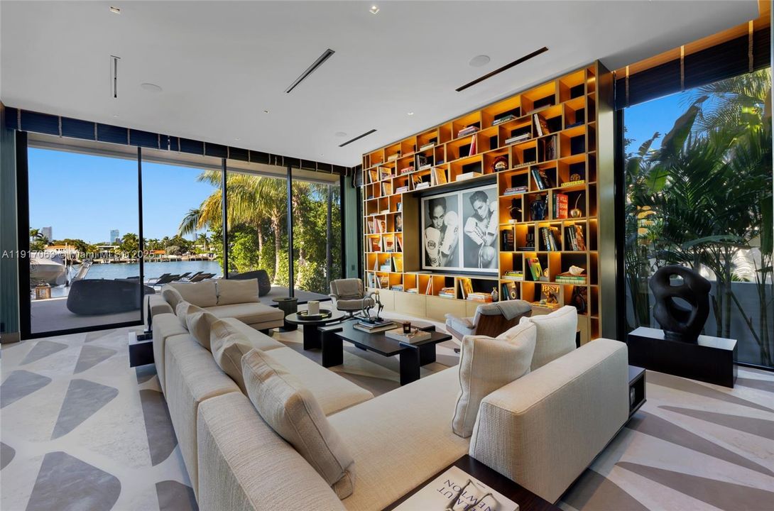 For Rent: $160,000 (6 beds, 6 baths, 5700 Square Feet)