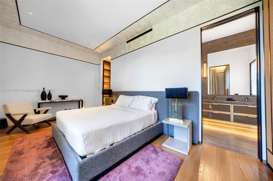 For Rent: $160,000 (6 beds, 6 baths, 5700 Square Feet)