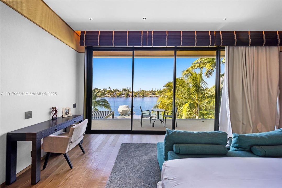 For Rent: $160,000 (6 beds, 6 baths, 5700 Square Feet)