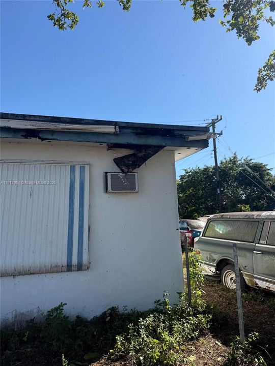 For Sale: $335,000 (3 beds, 1 baths, 1157 Square Feet)