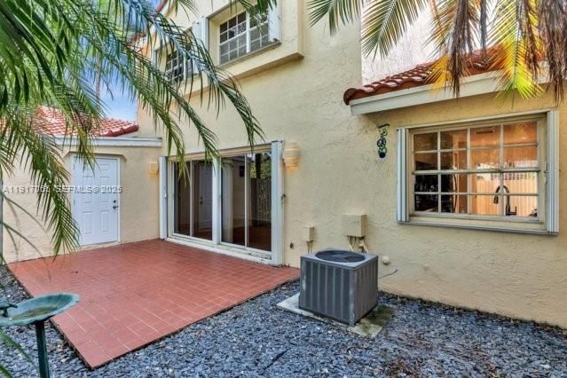 For Rent: $3,000 (2 beds, 2 baths, 1410 Square Feet)