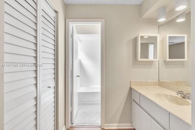 For Rent: $3,000 (2 beds, 2 baths, 1410 Square Feet)