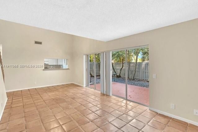 For Rent: $3,000 (2 beds, 2 baths, 1410 Square Feet)