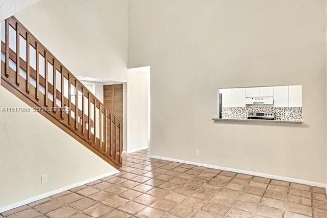 For Rent: $3,000 (2 beds, 2 baths, 1410 Square Feet)