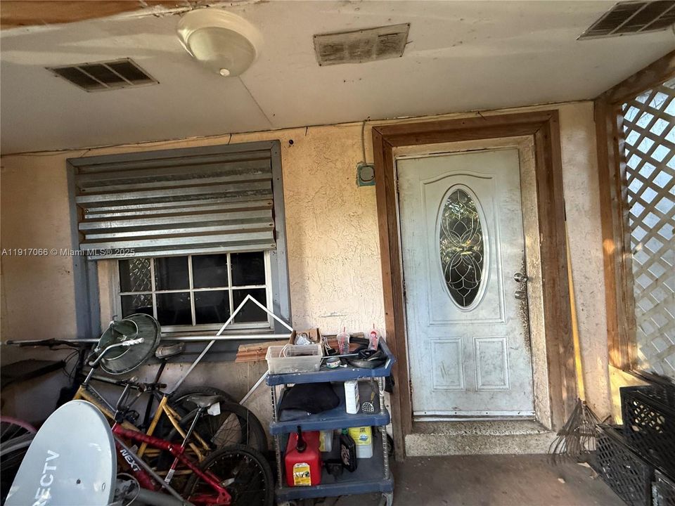 合同活跃: $268,000 (3 贝兹, 2 浴室, 1173 平方英尺)