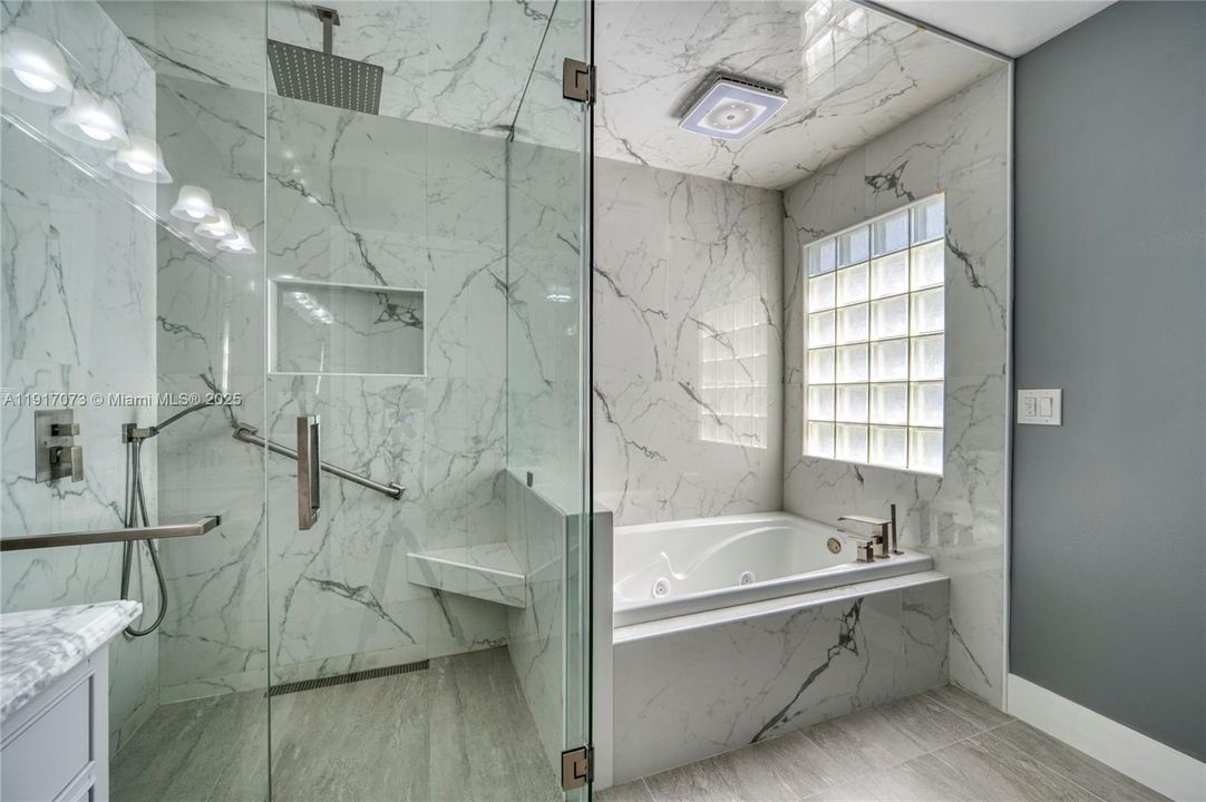 合同活跃: $550,000 (3 贝兹, 3 浴室, 2056 平方英尺)