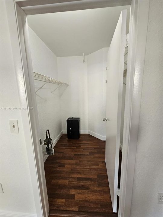 Recently Rented: $2,300 (2 beds, 2 baths, 1197 Square Feet)