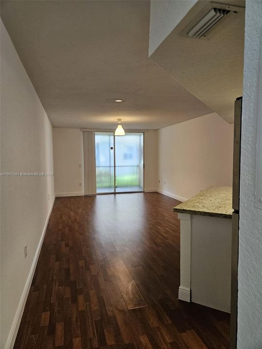Recently Rented: $2,300 (2 beds, 2 baths, 1197 Square Feet)