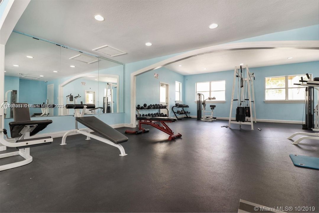 Recently Rented: $2,300 (2 beds, 2 baths, 1197 Square Feet)