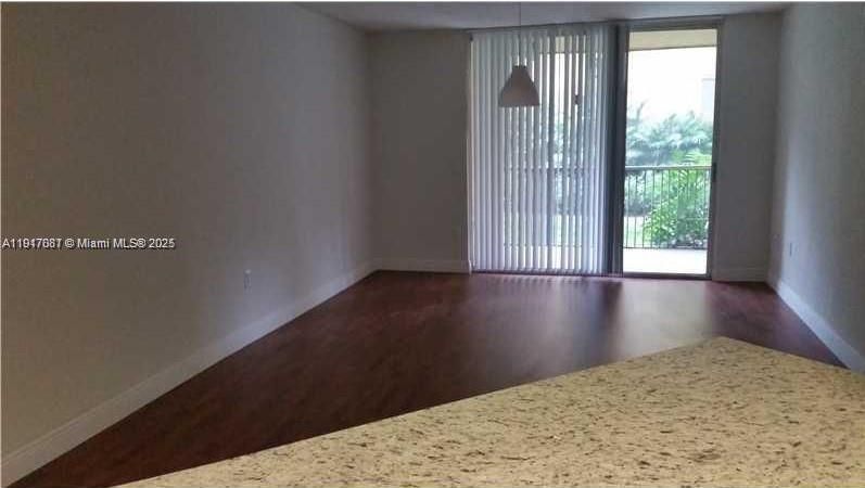 Recently Rented: $2,300 (2 beds, 2 baths, 1197 Square Feet)