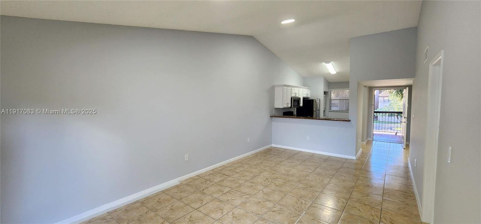 На продажу: $265,000 (2 спален, 2 ванн, 986 Квадратных фут)