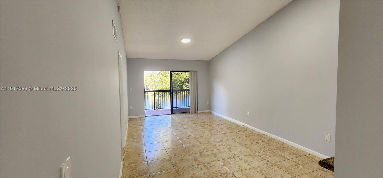 На продажу: $265,000 (2 спален, 2 ванн, 986 Квадратных фут)