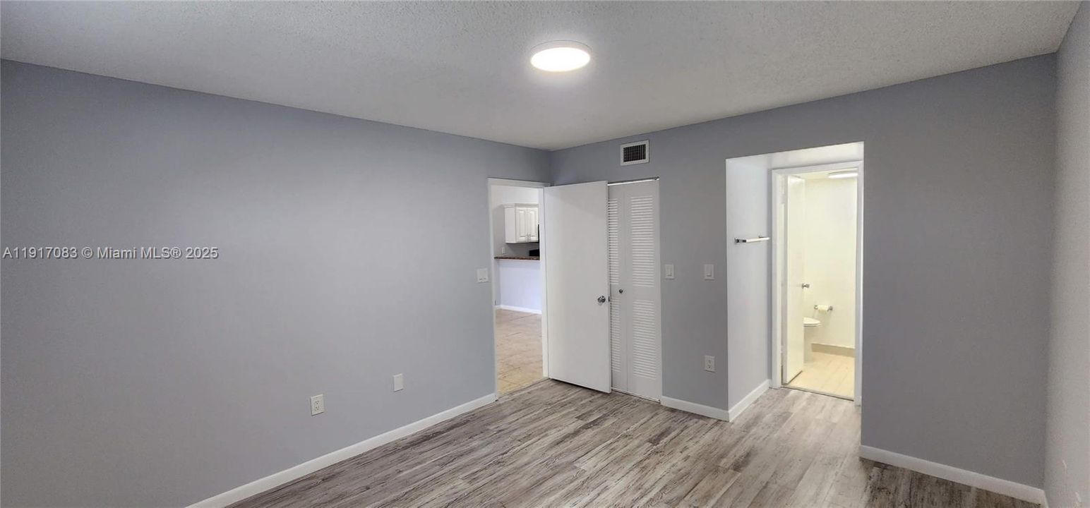 На продажу: $265,000 (2 спален, 2 ванн, 986 Квадратных фут)