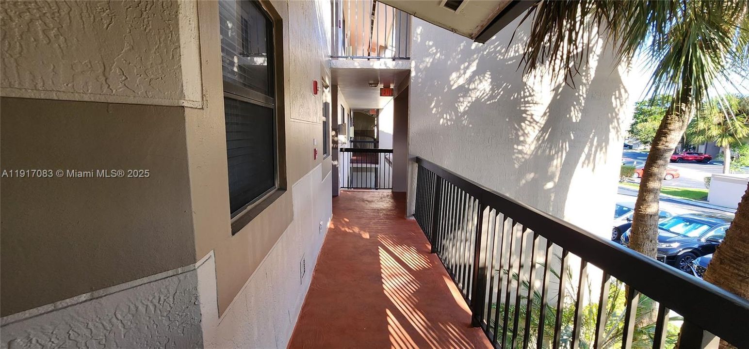 На продажу: $265,000 (2 спален, 2 ванн, 986 Квадратных фут)