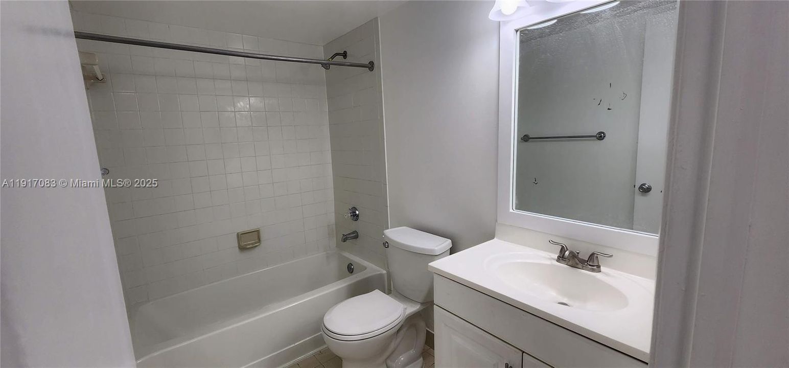 На продажу: $265,000 (2 спален, 2 ванн, 986 Квадратных фут)