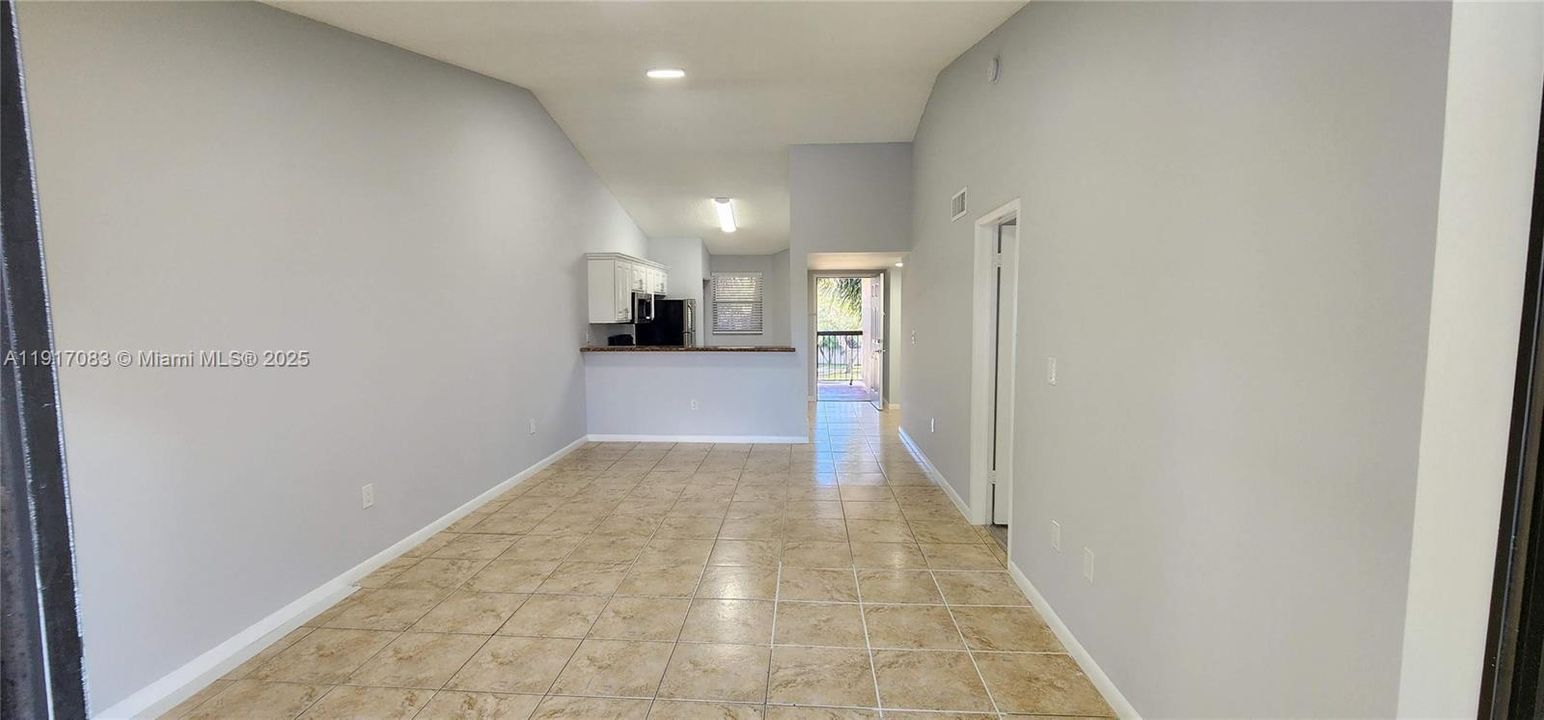 На продажу: $265,000 (2 спален, 2 ванн, 986 Квадратных фут)