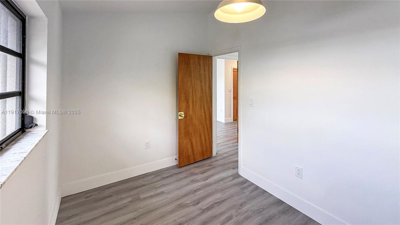 出租: $5,000 (5 贝兹, 3 浴室, 2719 平方英尺)