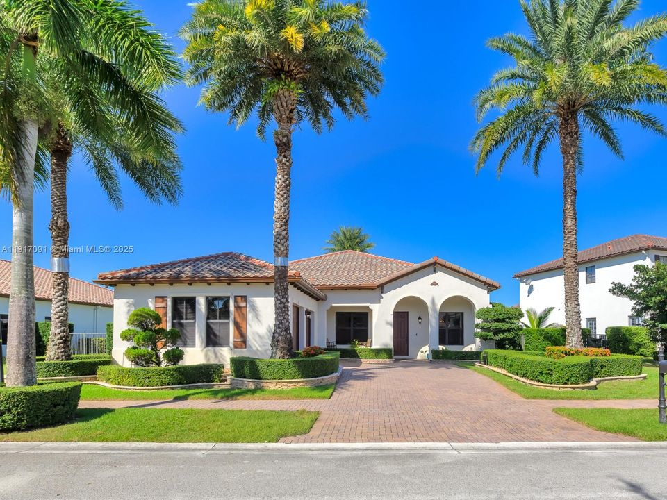 合同活跃: $1,295,000 (4 贝兹, 3 浴室, 2860 平方英尺)