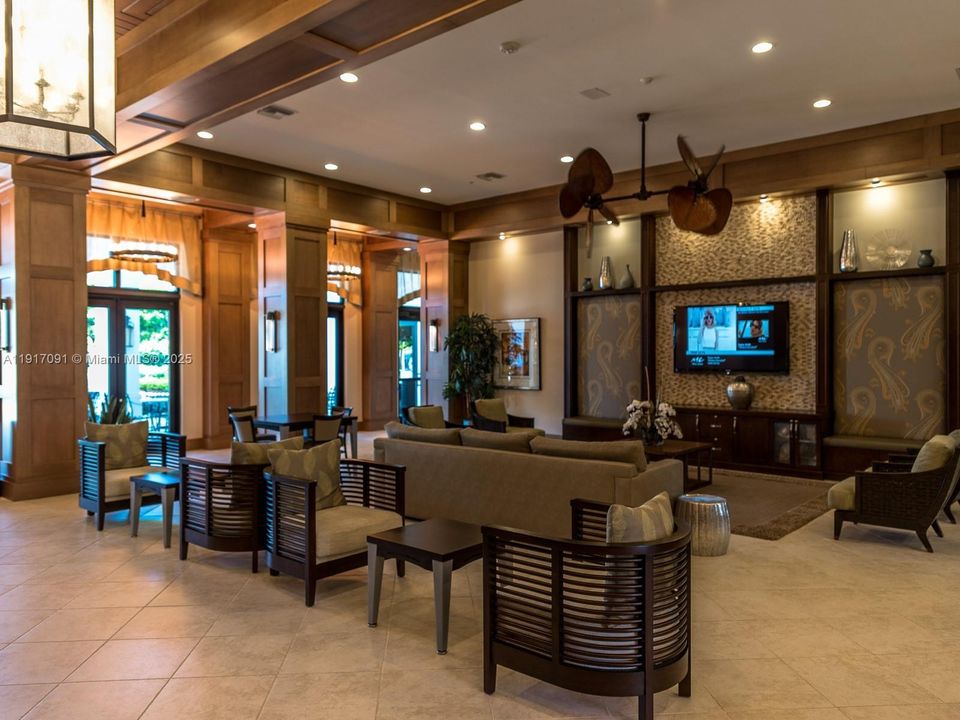 合同活跃: $1,295,000 (4 贝兹, 3 浴室, 2860 平方英尺)