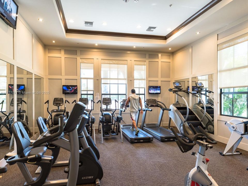 合同活跃: $1,295,000 (4 贝兹, 3 浴室, 2860 平方英尺)