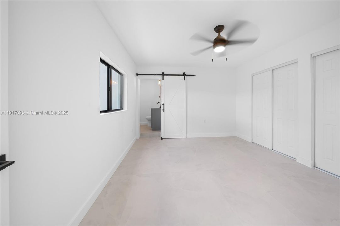 合同活跃: $580,000 (3 贝兹, 3 浴室, 1769 平方英尺)