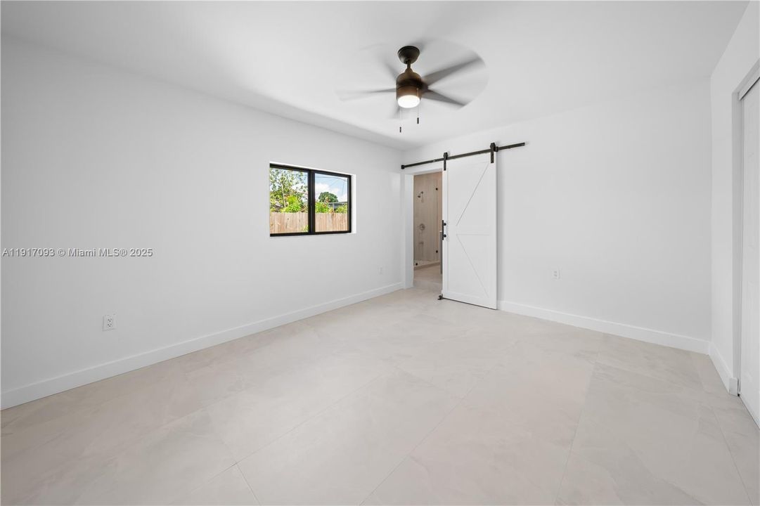 合同活跃: $580,000 (3 贝兹, 3 浴室, 1769 平方英尺)