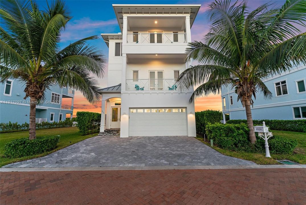 For Sale: $3,495,000 (4 beds, 5 baths, 4311 Square Feet)