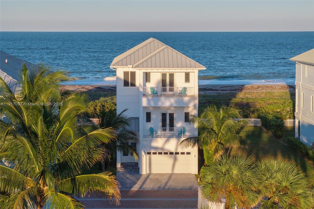 For Sale: $3,495,000 (4 beds, 5 baths, 4311 Square Feet)