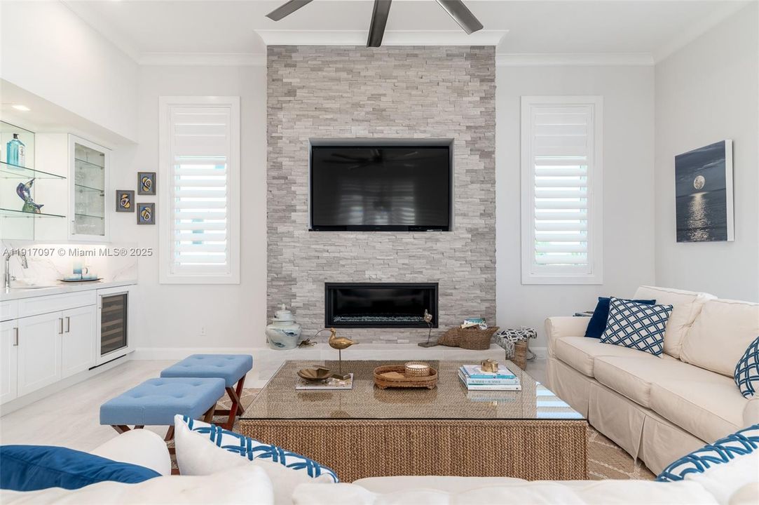 For Sale: $3,495,000 (4 beds, 5 baths, 4311 Square Feet)