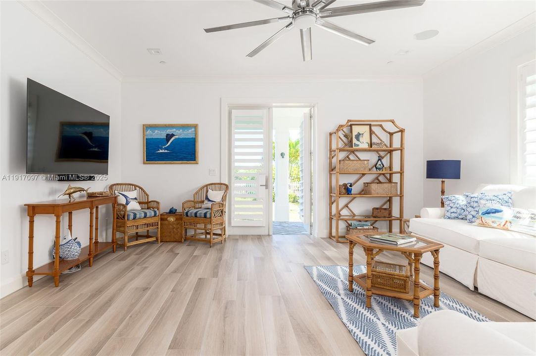 For Sale: $3,495,000 (4 beds, 5 baths, 4311 Square Feet)