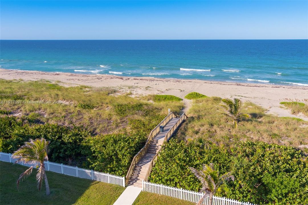 For Sale: $3,495,000 (4 beds, 5 baths, 4311 Square Feet)