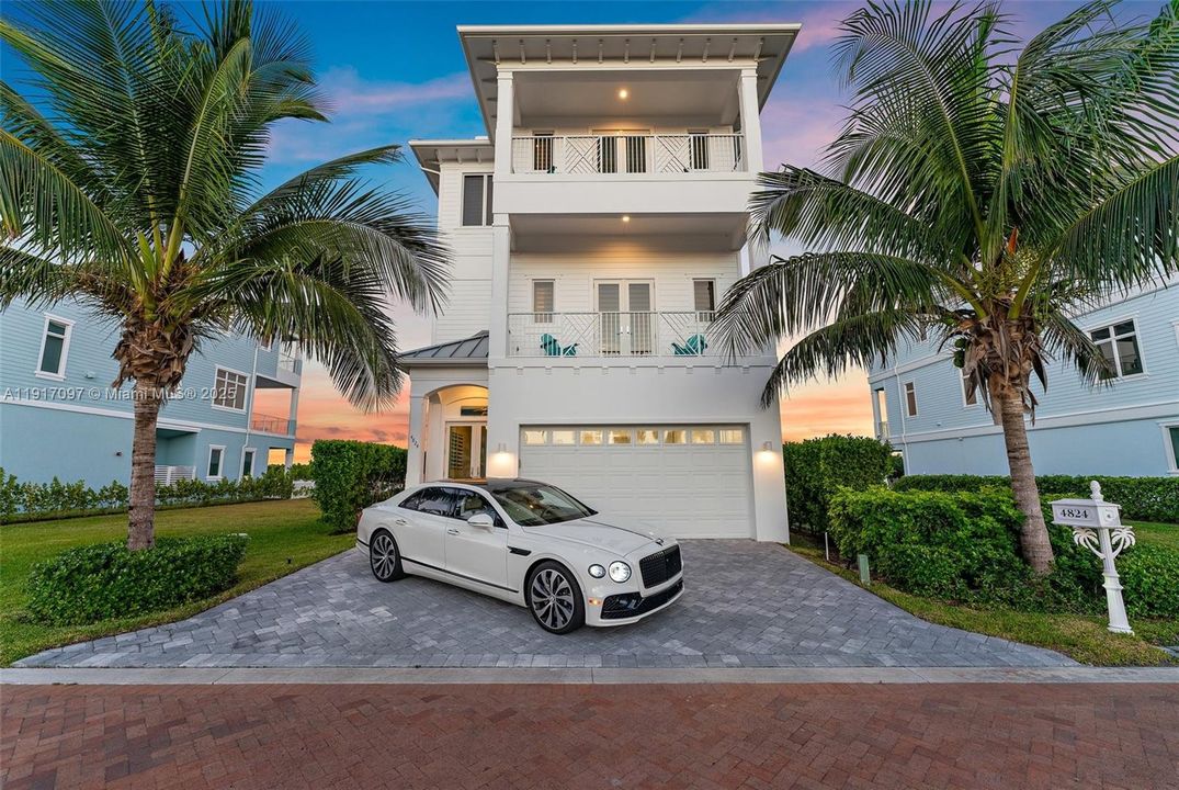 For Sale: $3,495,000 (4 beds, 5 baths, 4311 Square Feet)