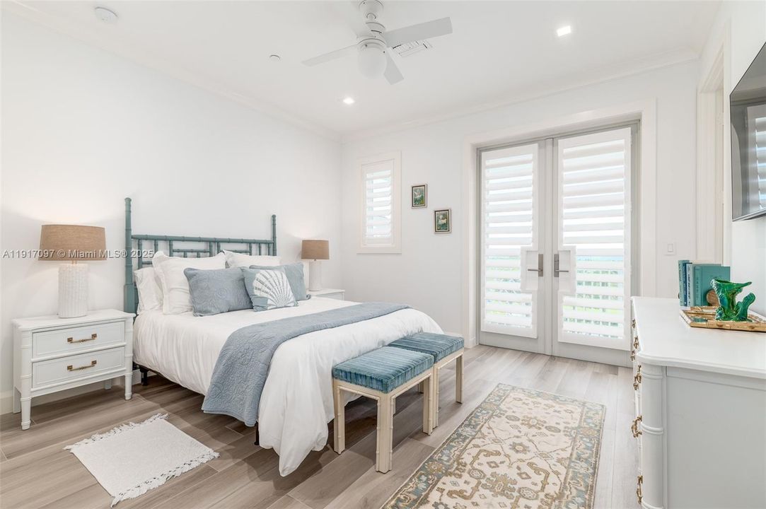 For Sale: $3,495,000 (4 beds, 5 baths, 4311 Square Feet)