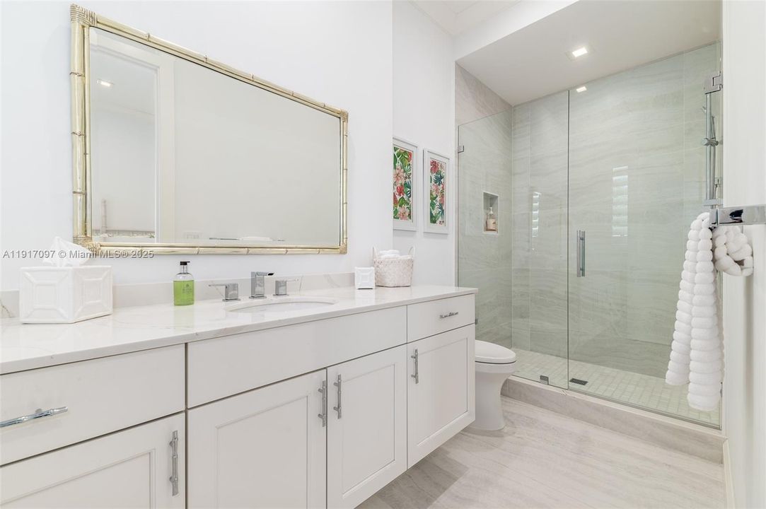 For Sale: $3,495,000 (4 beds, 5 baths, 4311 Square Feet)