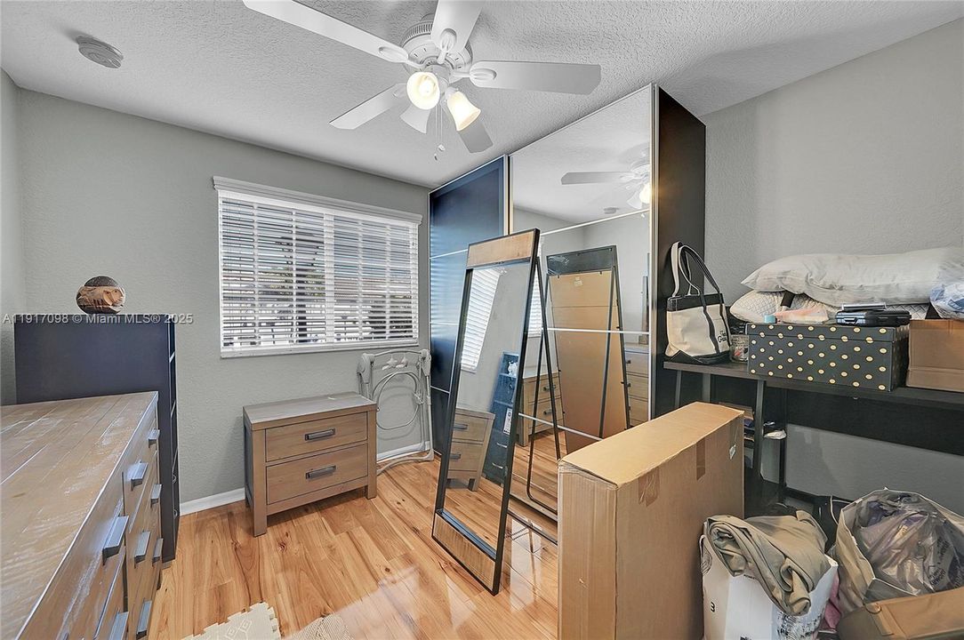 For Sale: $389,900 (3 beds, 2 baths, 1418 Square Feet)